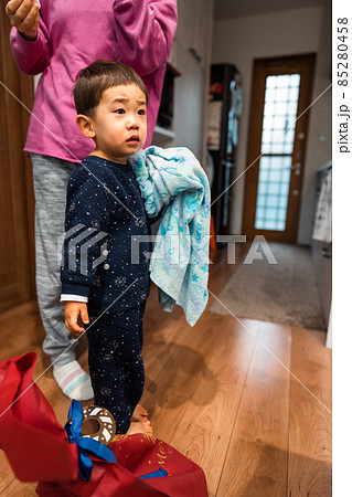 子育てに悩む主婦 生活ストレス 子育てに悩む主婦 生活ストレス 85280458