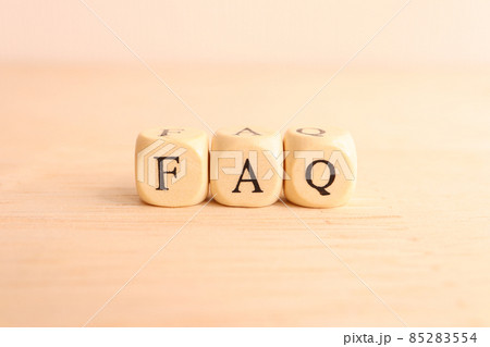 FAQ(よくある質問)の木製のアルファベットビーズ(ロゴ・アイコン) FAQ(よくある質問)の木製のアルファベットビーズ(ロゴ・アイコン) 85283554