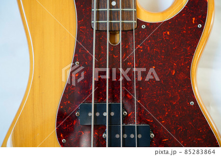 エレクトリック4弦ベースの部分写真 85283864
