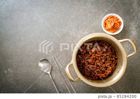 Korean black spaghetti or instant noodle with roasted chajung sauce 85284200