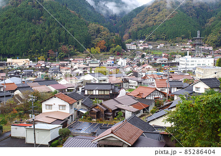 安芸太田町加計地区の家並の景色 85286404