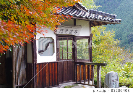 吉水園そばの俳句道場の景色 85286408