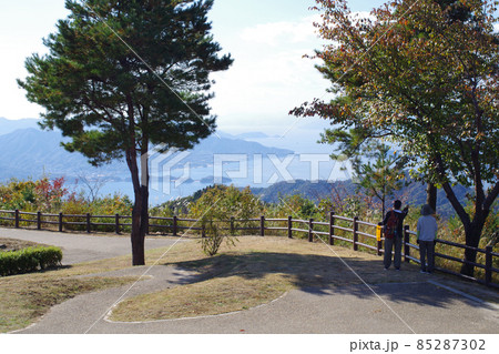 絵下山頂上公園の秋の景色 85287302
