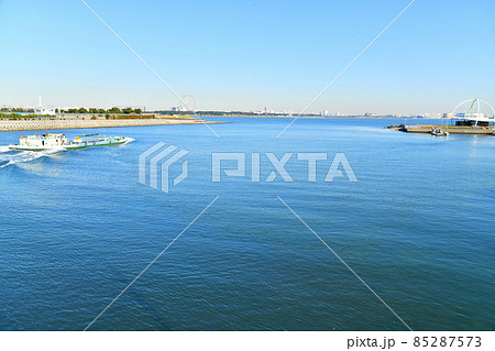 若洲橋/砂町南運河より葛西臨海公園方面を望む(東京都江東区)【2021.12】 若洲橋/砂町南運河より葛西臨海公園方面を望む(東京都江東区)【2021.12】 85287573