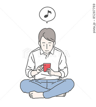 スマホに夢中なサラリーマン～ウキウキ…音符のフキダシ 85287769