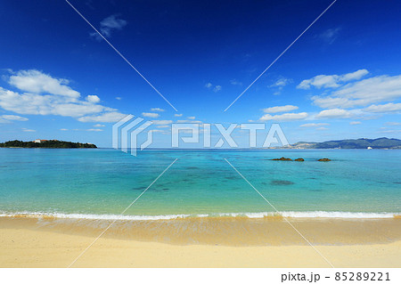 冬の沖縄　名護の美しい海 85289221