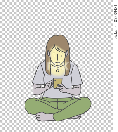 スマホに夢中な長髪女性~暗がりで スマホに夢中な長髪女性~暗がりで 85289481