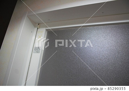 曇りガラス　扉　ドア　浴室ドア 85290355