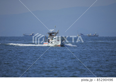 大牟田市　三池港　帰港する漁船、 85290496