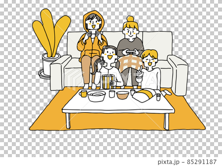 ソファでゲームを楽しむ女性たち　気心の知れた仲間たちとの幸せな女子会　手描きの人物イラスト 85291187