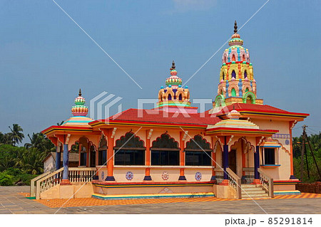 Side View of Shri Hanuman temple, Guhagar, Ratnagiri, Maharashtra, India. 85291814