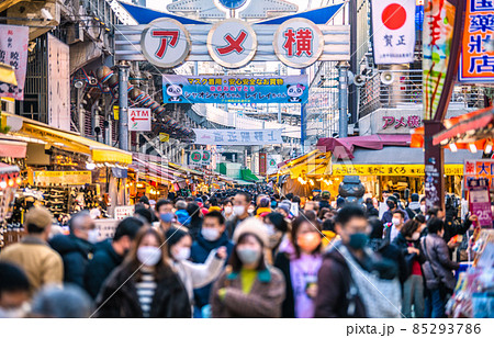 日本の東京都市景観 オ株市中感染全国で続々…脅威の抗体効果低減能力。アメ横はコロナ禍前の人流＝26日 85293786