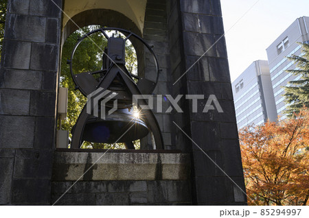 日比谷公園　60年ぶりに復活した自由の鐘　東京都千代田区 85294997