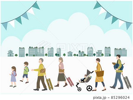 青空と街を背景に、ペットを連れた3世代家族の旅行をイメージしたイラスト 85296024
