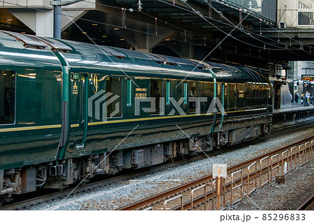 京都駅に到着するトワイライトエクスプレス瑞風 京都駅に到着するトワイライトエクスプレス瑞風 85296833