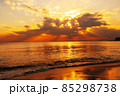 夕焼けと海 85298738
