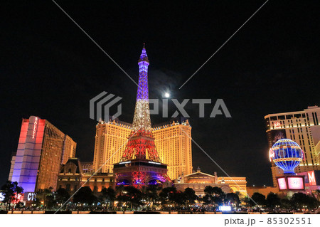 ラスベガス パリスホテルの夜景 ラスベガス パリスホテルの夜景 85302551