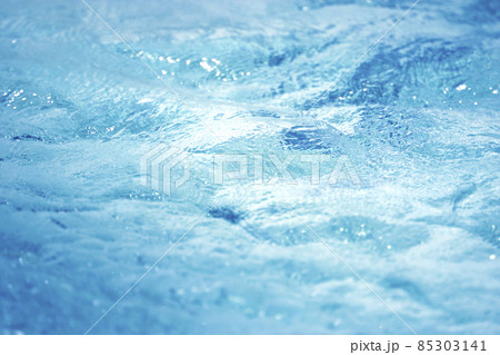 water in swimming pool 85303141