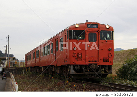 玖村駅を発車する芸備線キハ47（普通ワンマン：広島⇔三次） 85305372