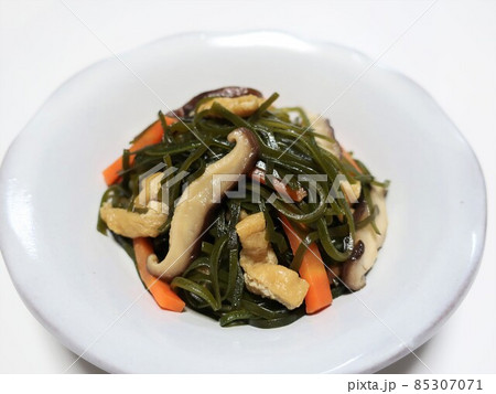 切り昆布と椎茸のおいしい煮物 切り昆布と椎茸のおいしい煮物 85307071