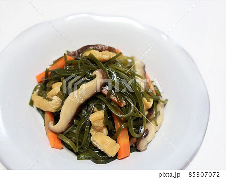 切り昆布と椎茸のおいしい煮物 切り昆布と椎茸のおいしい煮物 85307072