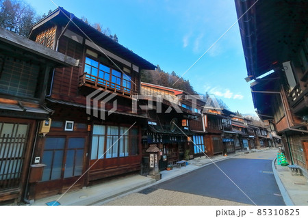 【長野県】晴天下の奈良井宿 85310825