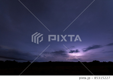 Sky background and lightning bolt at night 85315227