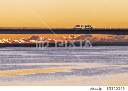 多摩川スカイブリッジ 夜明け【東京都・大田区-神奈川県・川崎市】 多摩川スカイブリッジ 夜明け【東京都・大田区-神奈川県・川崎市】 85320346