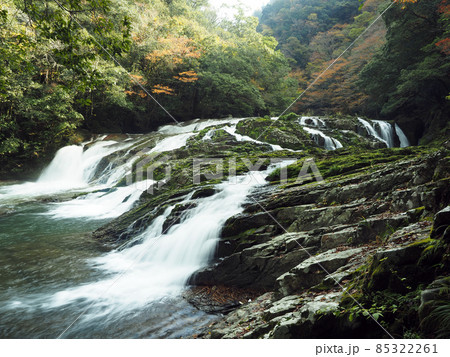 秘境金郷渓・猿渓瀑布の風景 85322261