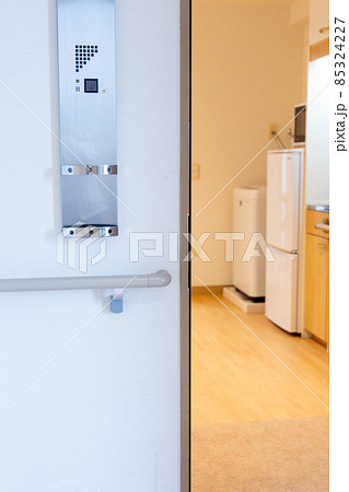 レンタル家具の入った、高齢者用ワンルームマンション 85324227