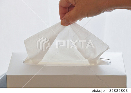 ティッシュを引き出す 85325308