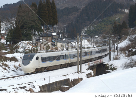 北陸本線 石動-倶利伽羅 JR西日本 681系 W02+W12編成(金沢) はくたか 北陸本線 石動-倶利伽羅 JR西日本 681系 W02+W12編成(金沢) はくたか 85328563