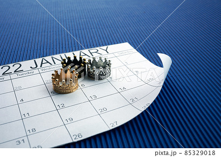 Epiphany Day Concept. 6 January calendar with three crowns on bue background Epiphany Day Concept. 6 January calendar with three crowns on bue background 85329018