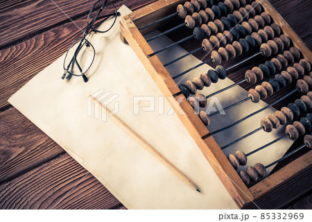 Traditional business concept 85332969