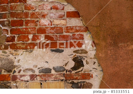 Old aged yellow orange red brick wall texture background 85333551