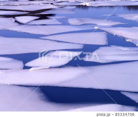 冬景色の氷　氷　風景 85334706