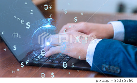 デジタル通貨と伝統通貨のつながり　グローバル化したデジタル通貨のイメージ 85335560