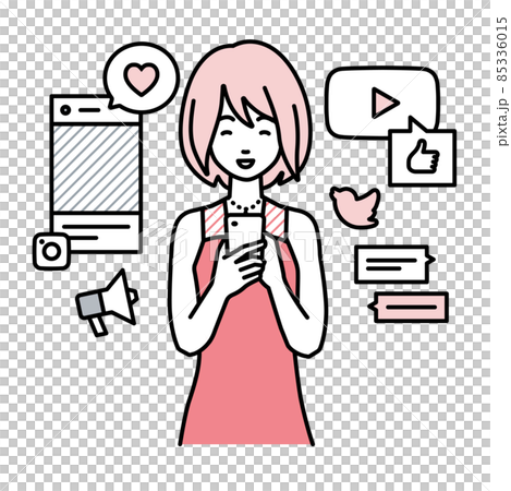 一個穿著裙子的女人站起來,享受在智能手機上與各種 SNS 互動 一個穿著裙子的女人站起來,享受在智能手機上與各種 SNS 互動 85336015
