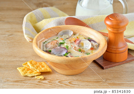 クラブチャウダー、あさりのクラムチャウダー、魚介スープ、アサリ、浅蜊、貝料理。 クラブチャウダー、あさりのクラムチャウダー、魚介スープ、アサリ、浅蜊、貝料理。 85341630