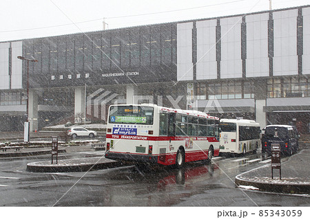 冬の宇都宮線那須塩原駅にて(西口駅舎) 冬の宇都宮線那須塩原駅にて(西口駅舎) 85343059