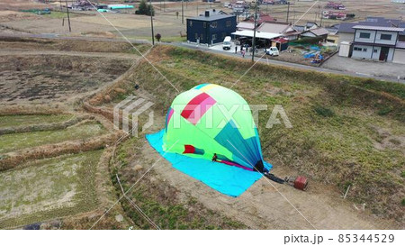 広島大学熱気球サークルの熱気球の片づけシーンを空撮しました。 85344529