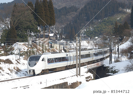 北陸本線　石動－倶利伽羅　JR西日本　683系　T24編成（金沢）　サンダーバード 85344712