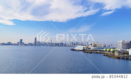 神奈川県横浜市鶴見区大黒ふ頭からの眺望（冬） 85344812