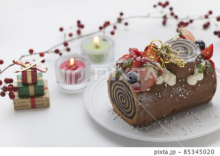 クリスマスケーキ ブッシュドノエル クリスマスケーキ ブッシュドノエル 85345020