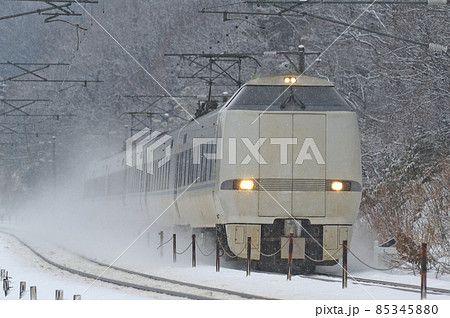 北陸本線　津幡－倶利伽羅　JR西日本　683系　T21編成（金沢）　サンダーバード 85345880