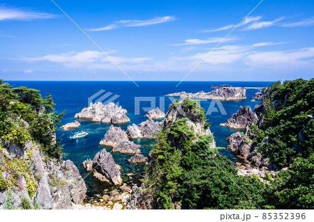 【新潟県】 佐渡市 尖閣湾 海中公園 夏 【新潟県】 佐渡市 尖閣湾 海中公園 夏 85352396