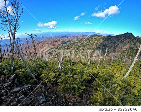 前袈裟丸山頂からの後袈裟丸山方面の景色 85353046