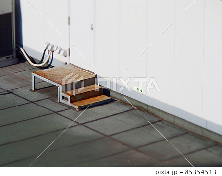 ビルの非常口 ビルの非常口 85354513