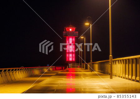夜の高松港玉藻防波堤灯台 せとしるべ 85355143