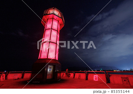 夜の高松港玉藻防波堤灯台 せとしるべ 85355144